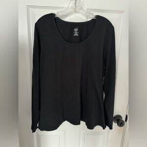 duo Maternity scoop neck black long sleeve t-shirt. Size XL. Stretchy fabric